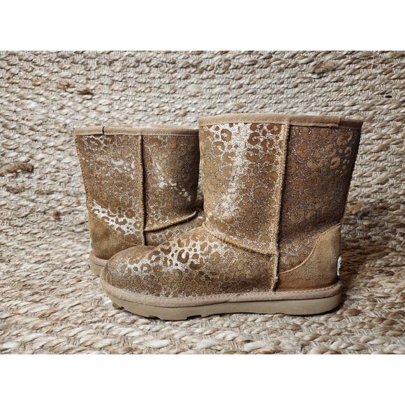 Ugg Women's Sheepskin Classic II Glitter Leopard Snow Beige Tan Boots Size 5 - Picture 6 of 11